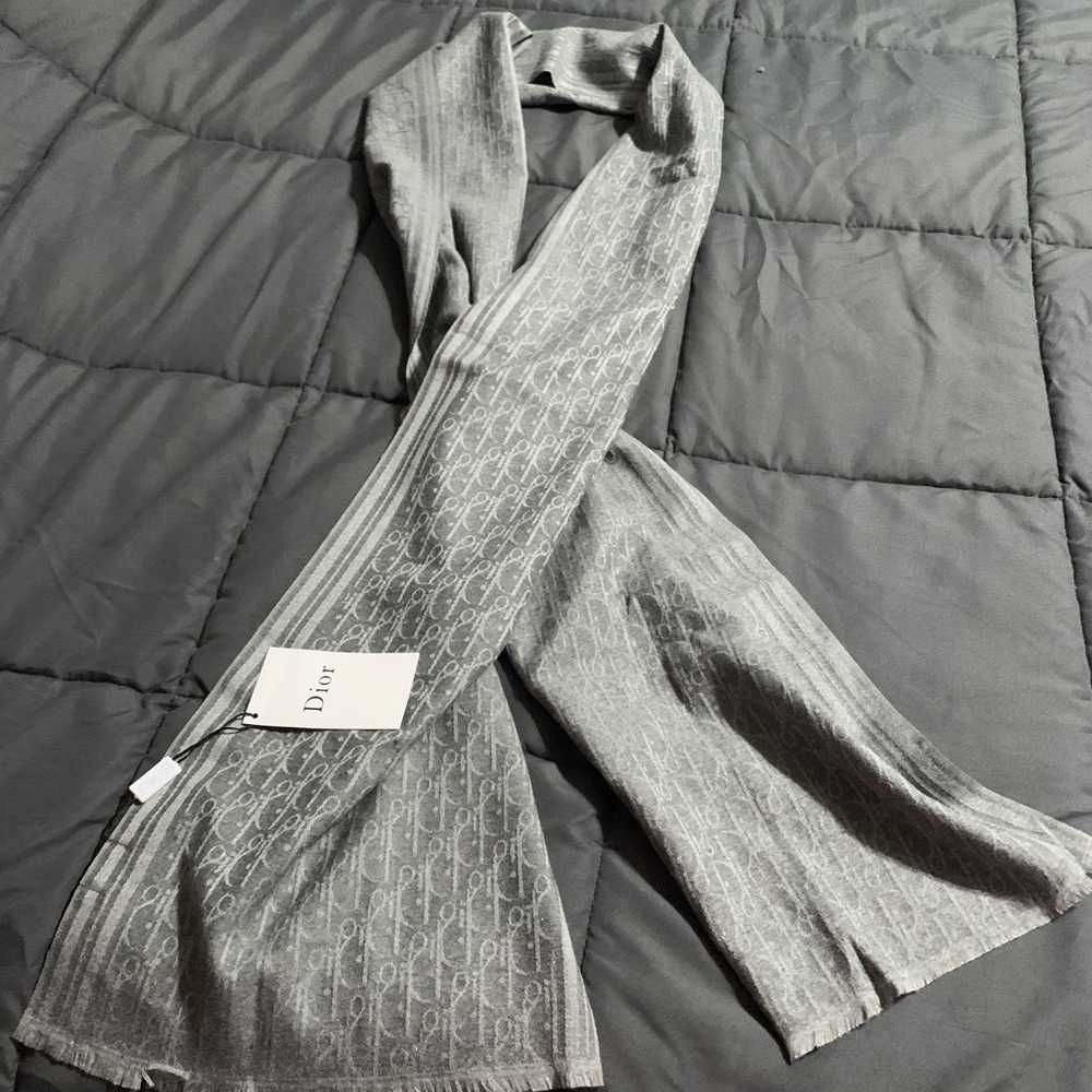 DIOR SCARF